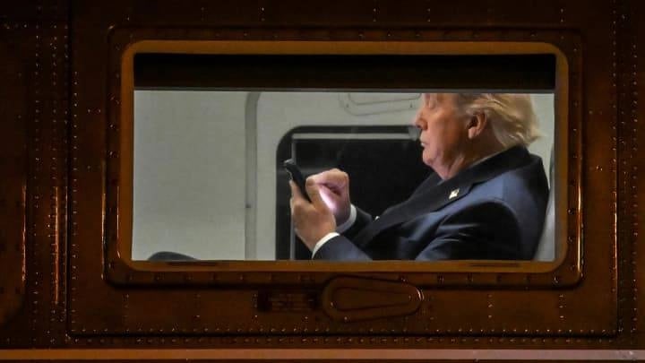 Trump "gom" hàng loạt cổ phiếu của các công ty crypto ngay trước đợt tăng giá