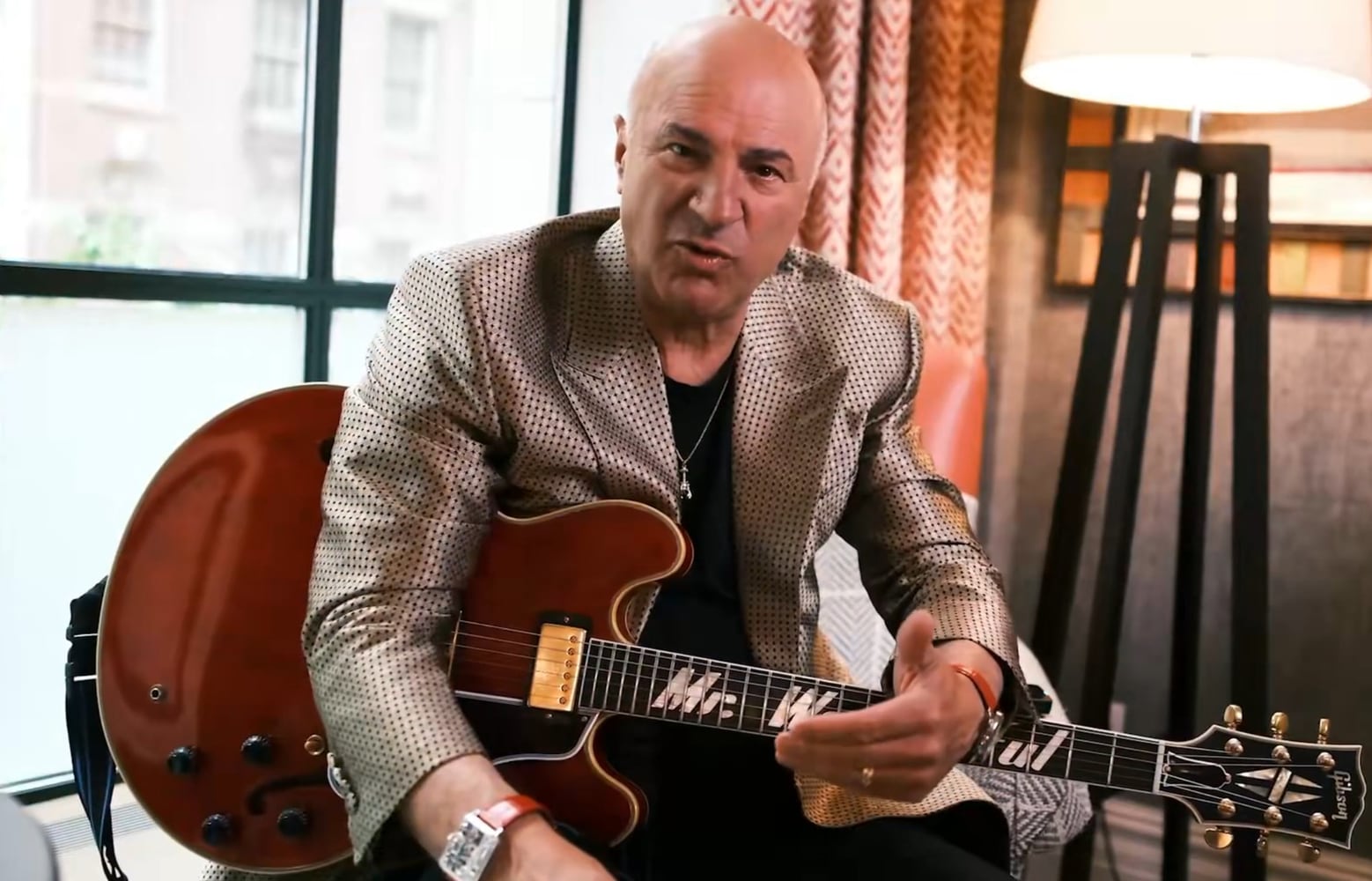 Kevin O’Leary diz estar “de volta ao jogo” e comprando criptomoedas
