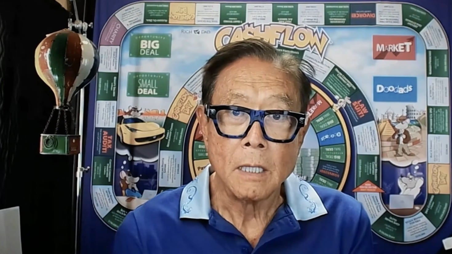 Robert Kiyosaki alerta para queda dos títulos americanos e via rede social defende Bitcoin, ouro e prata